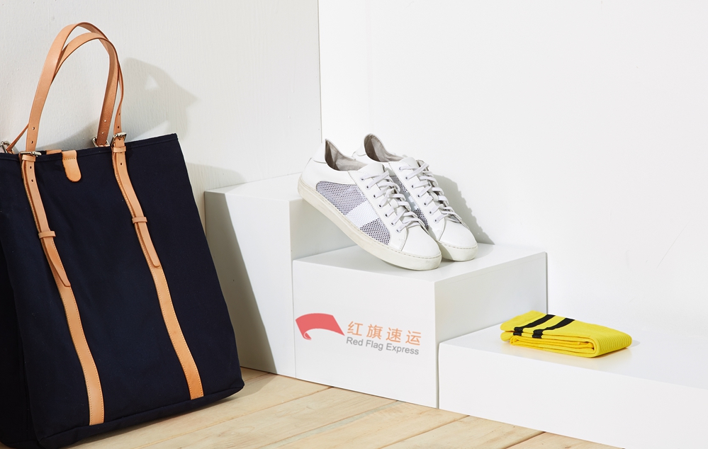 16553453965983.jpg 攝圖網(wǎng)_500512259_配飾鞋包靜物(企業(yè)商用)_副本.jpg